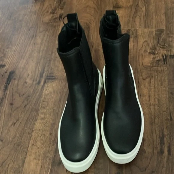 Zara contrast high top leather sneakers black minimalist - Picture 5 of 9